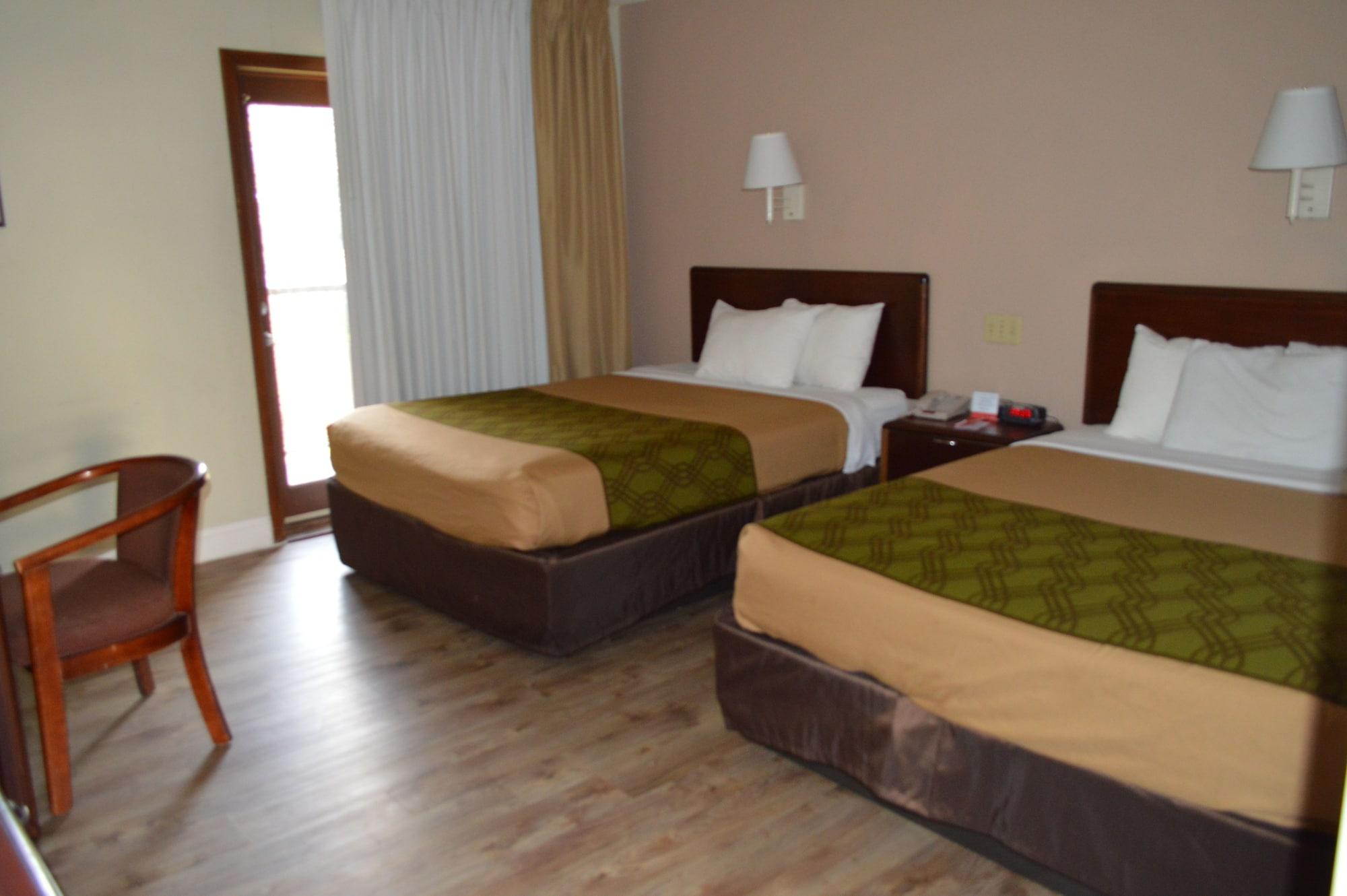 Econo Lodge Inn & Suites On The River Гатлинбург Экстерьер фото