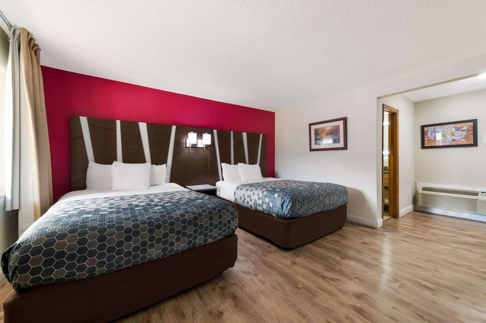 Econo Lodge Inn & Suites On The River Гатлинбург Экстерьер фото